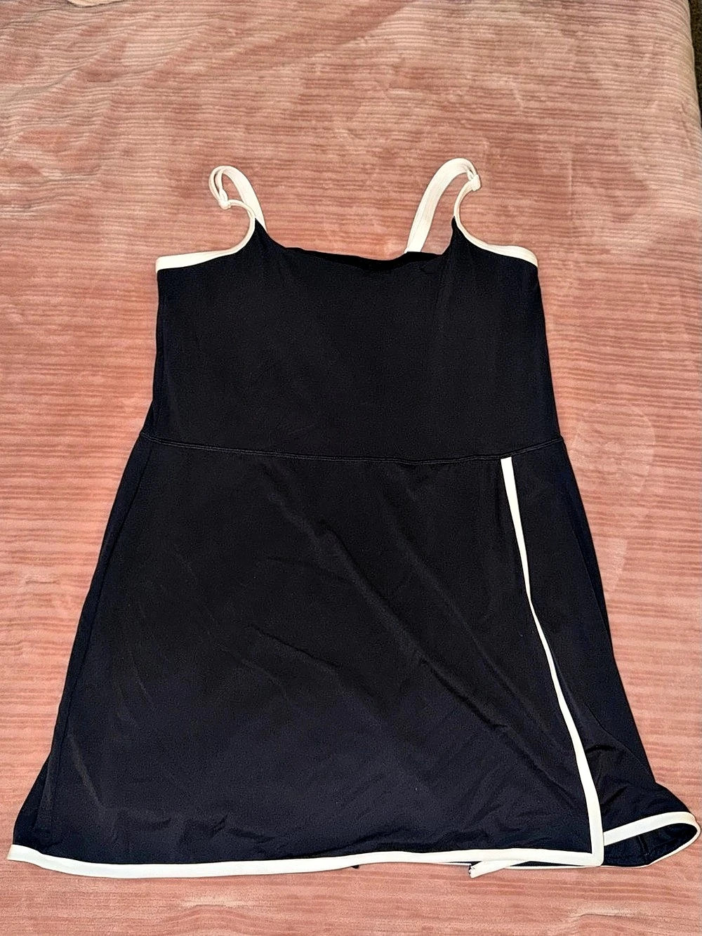 olivine motion Color Block One Piece in Black & White Large Like New
